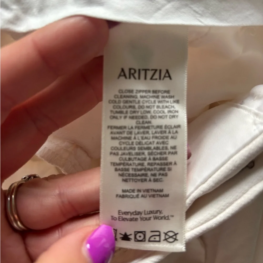 Aritzia The Effortless Pant Cropped CruiseLinen 12‎ workwear minimalist holiday